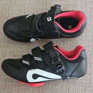 Peloton Black and White Athletic Cycling Shoes with Velcro Straps